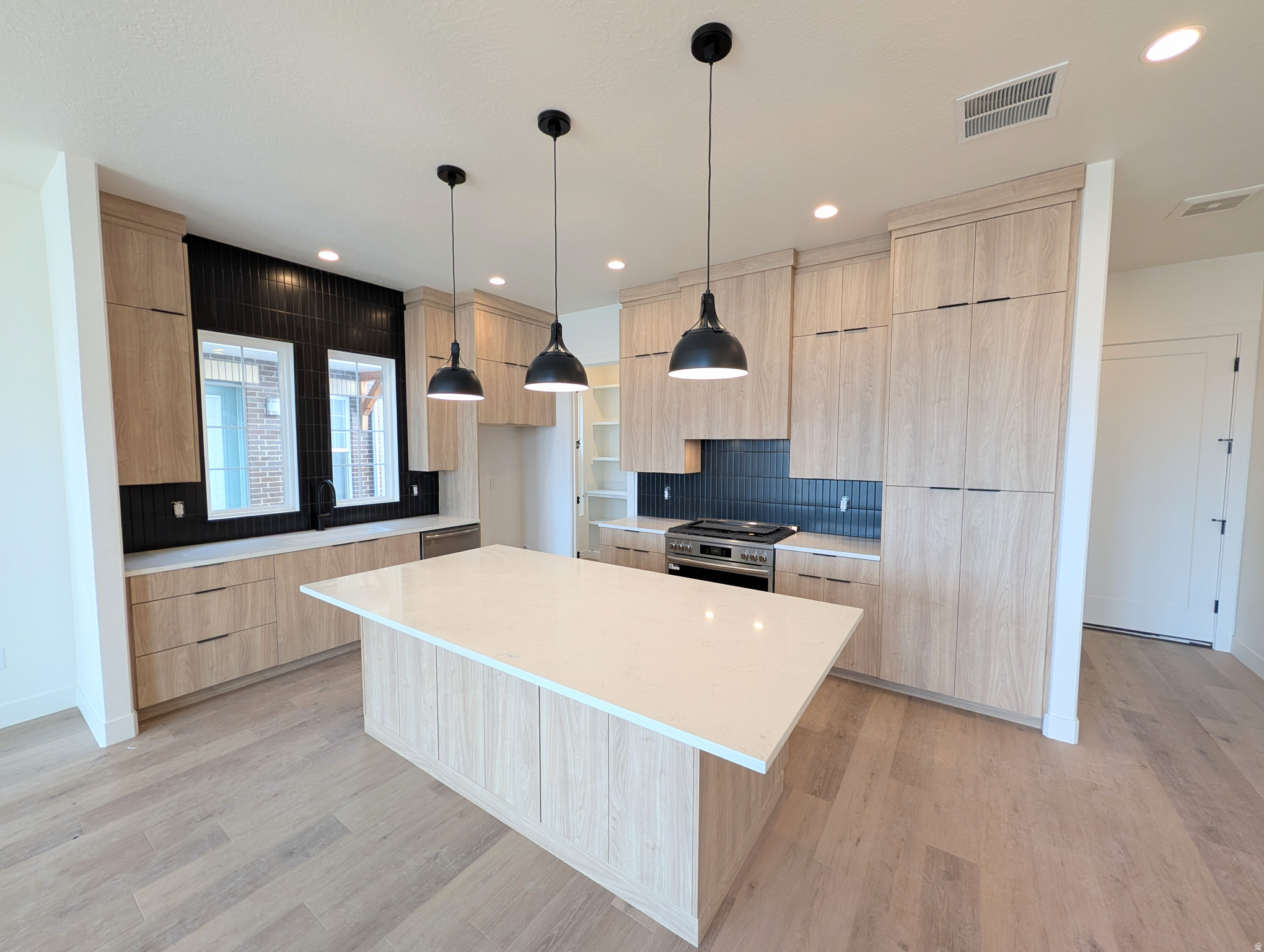 DAYBREAK - Residential Income