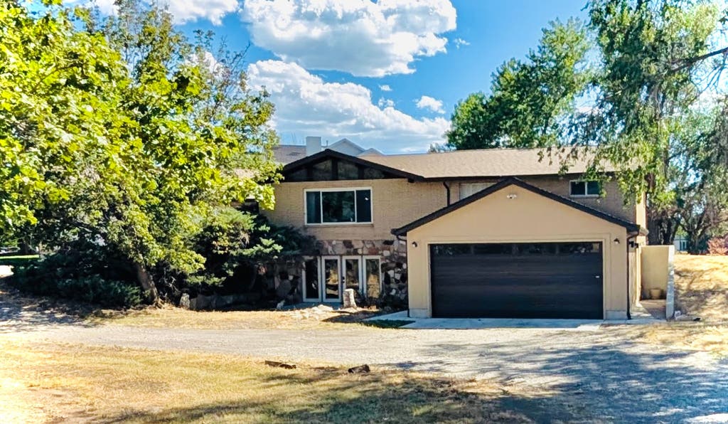 Photo of 10585 N 6400 W, Highland, UT 84003 (MLS # 2175948)