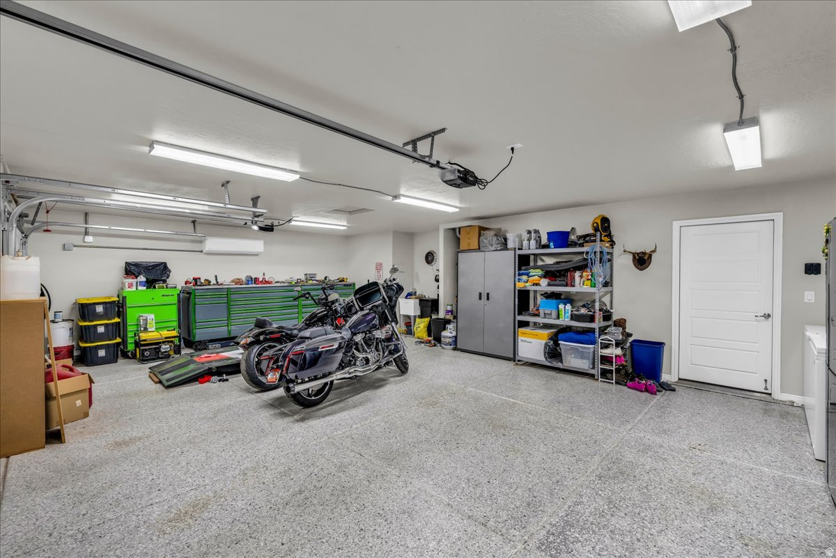 SUGAR PLUM IN THE FIELDS PH 5 - Residential