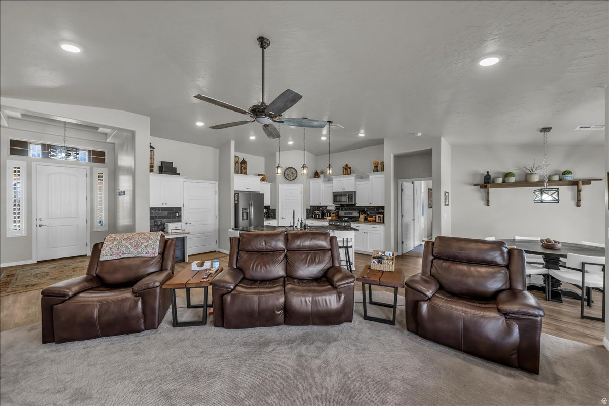 SUGAR PLUM IN THE FIELDS PH 5 - Residential