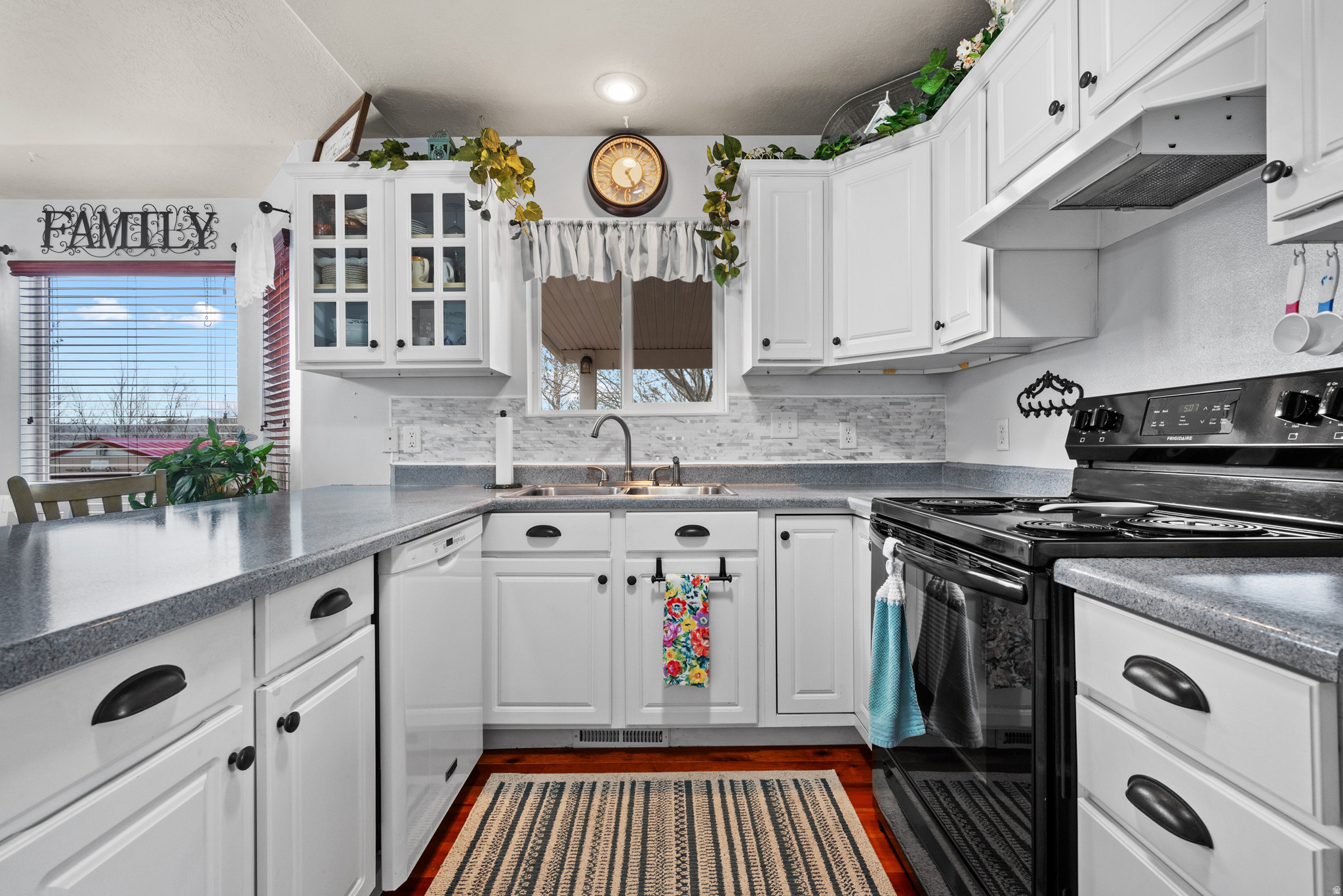 COUNTRYSIDE ESTATES - Residential