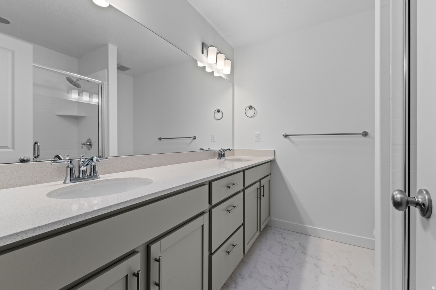 OVERLAND TOWNS V2 419 - Residential