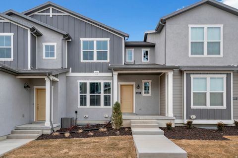 Townhouse For Sale - 6684 N Monument Peak<br/> Eagle Mountain, UT 84005