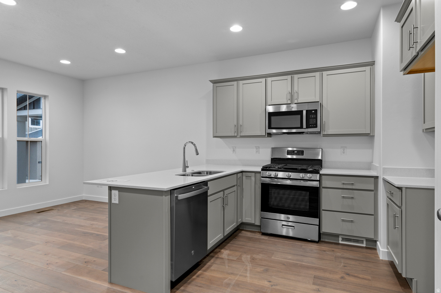 OVERLAND TOWNS V2 419 - Residential