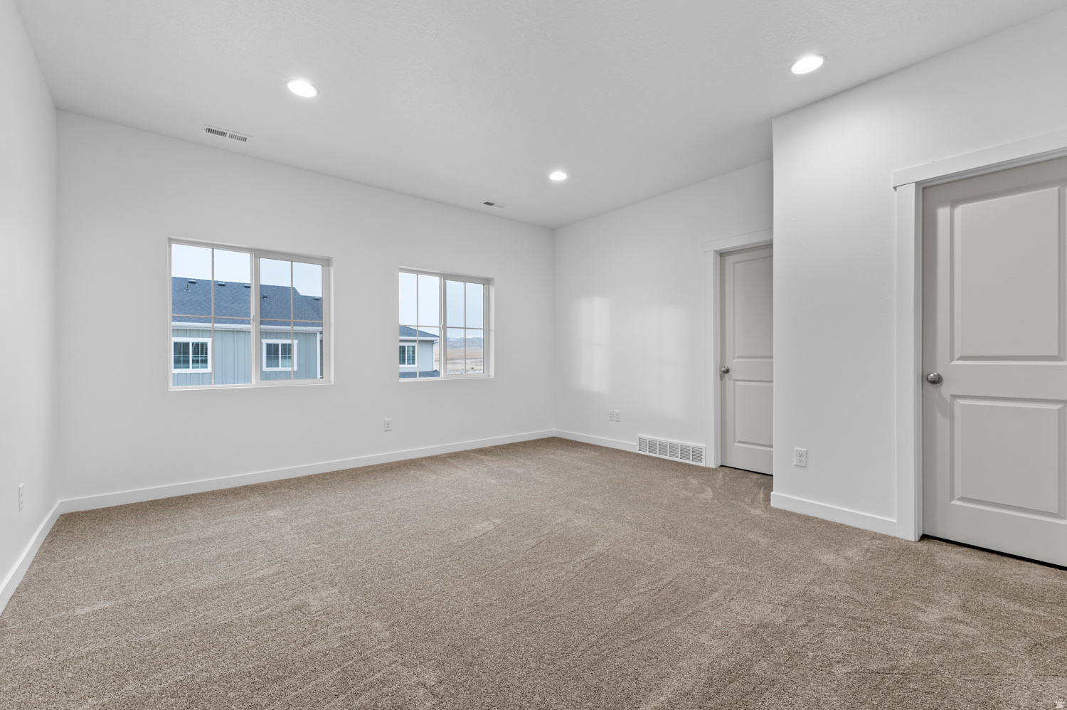 OVERLAND TOWNS V2 419 - Residential