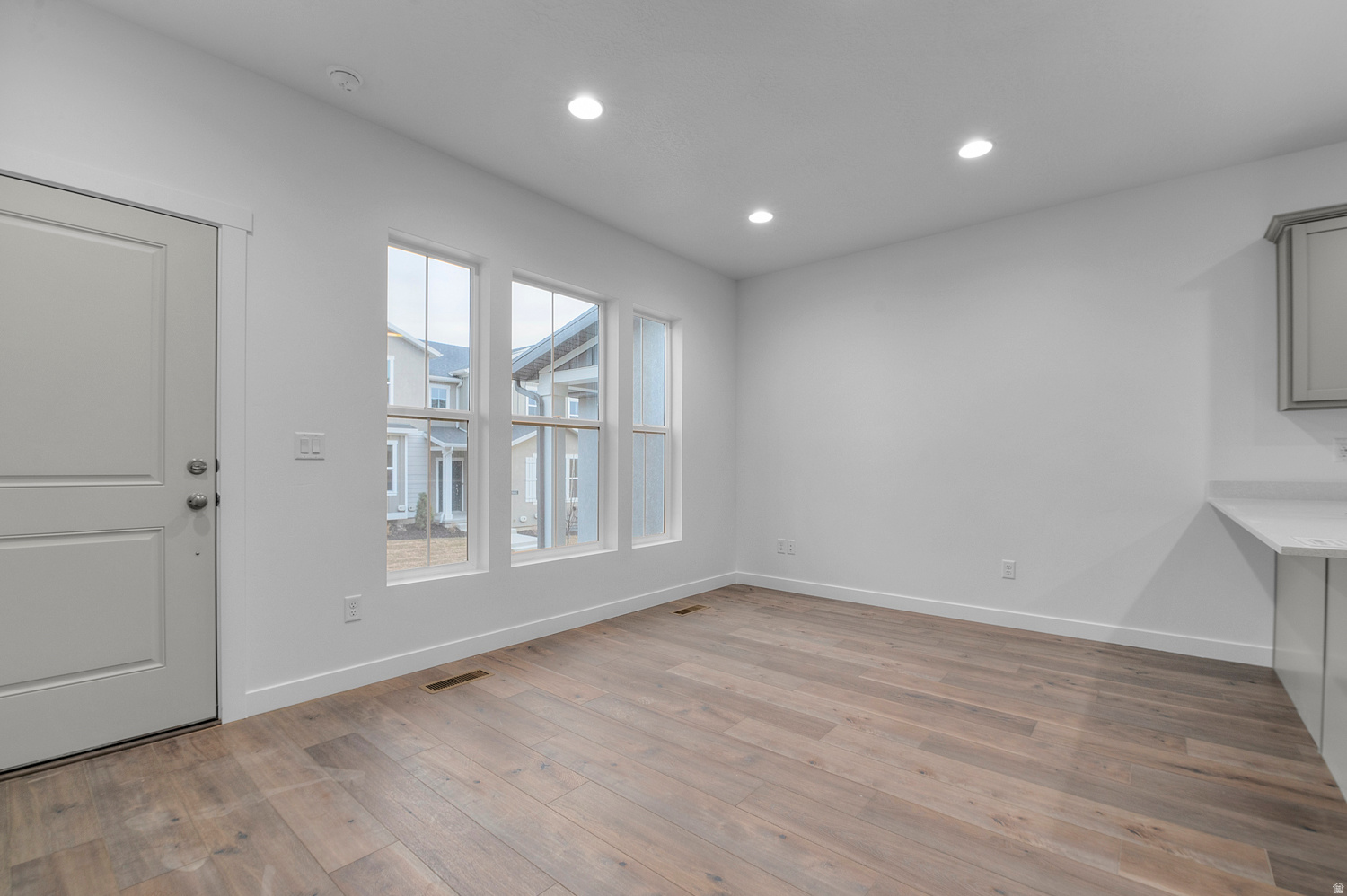 OVERLAND TOWNS V2 419 - Residential