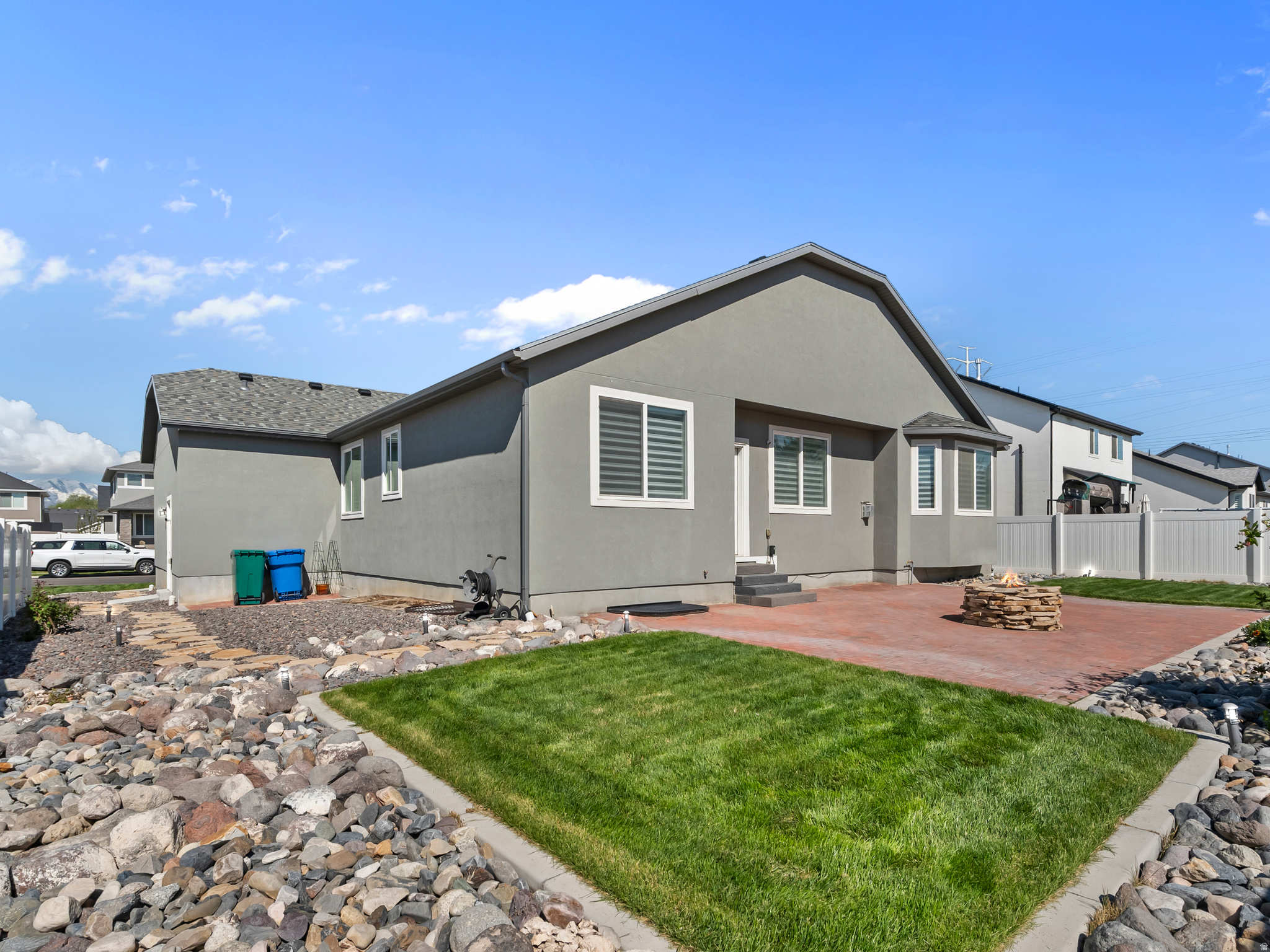DAPPLE GRAY TRAILS - Residential