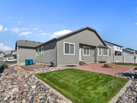 Tiny photo for 611 S 2100 W, Lehi, UT 84043 (MLS # 2154850)
