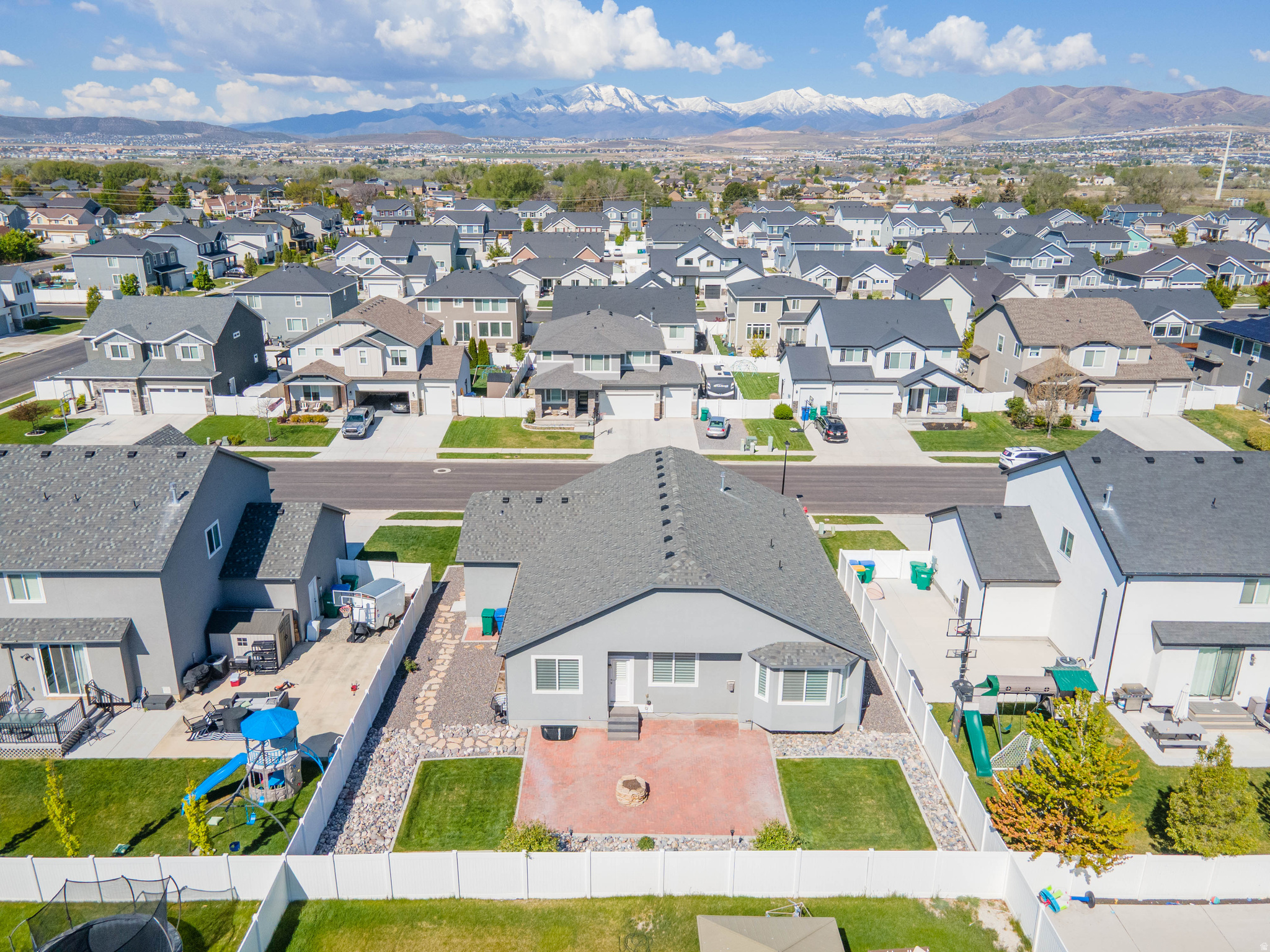 DAPPLE GRAY TRAILS - Residential