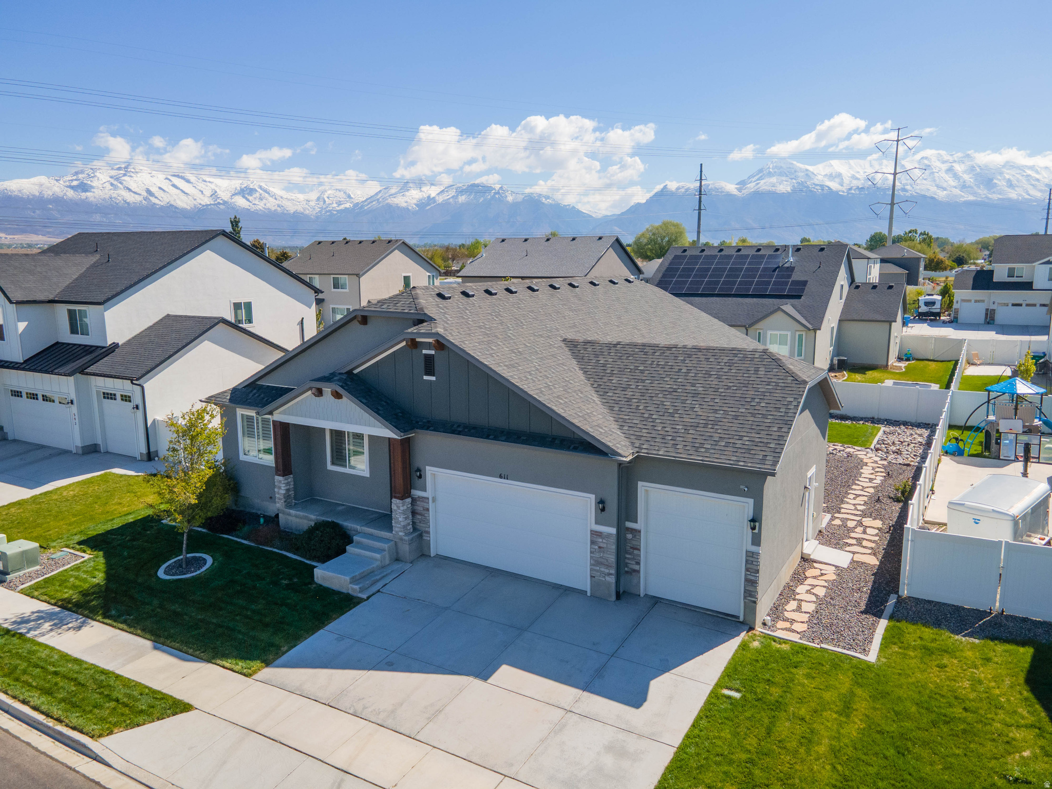 DAPPLE GRAY TRAILS - Residential