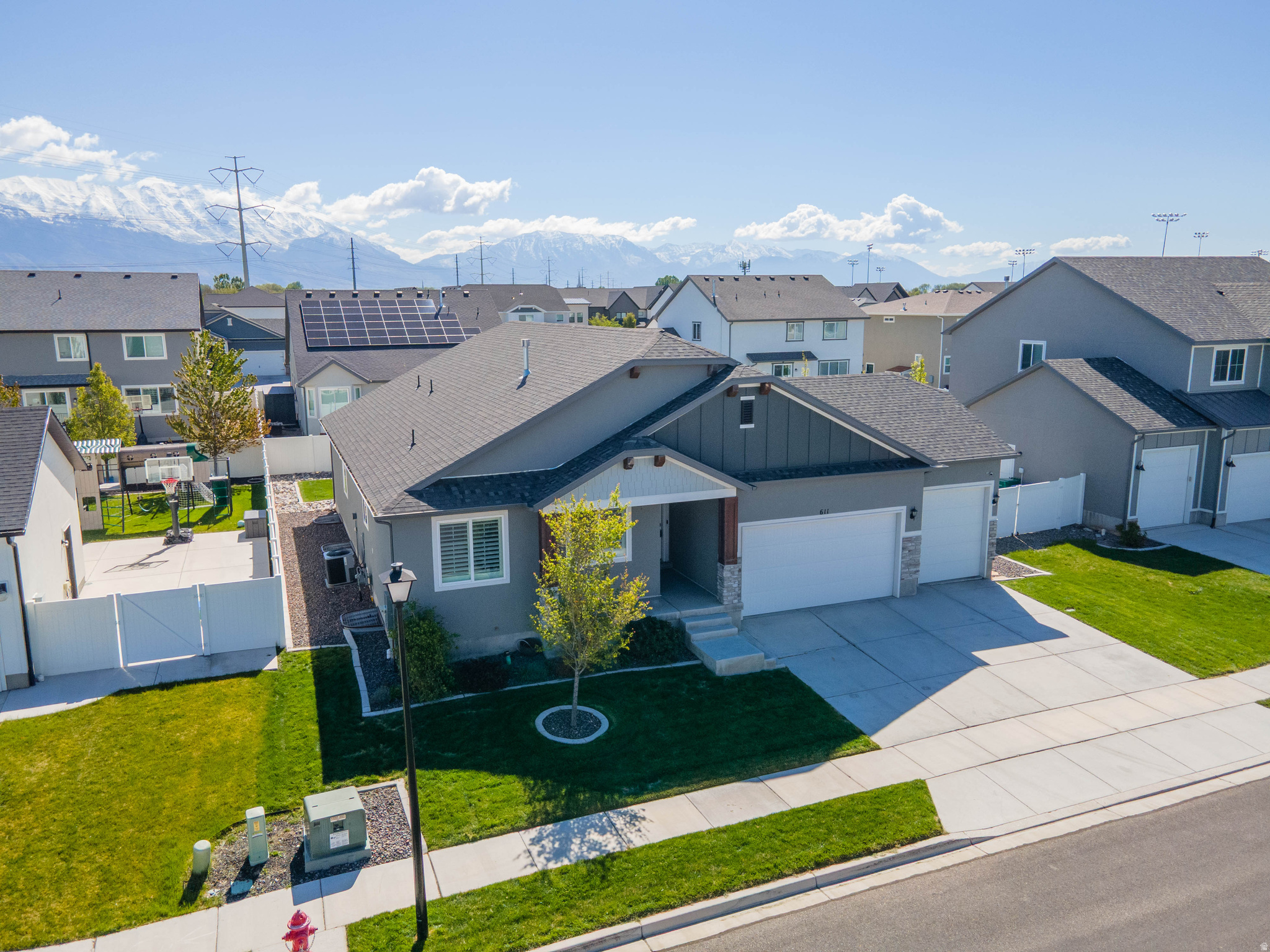 DAPPLE GRAY TRAILS - Residential