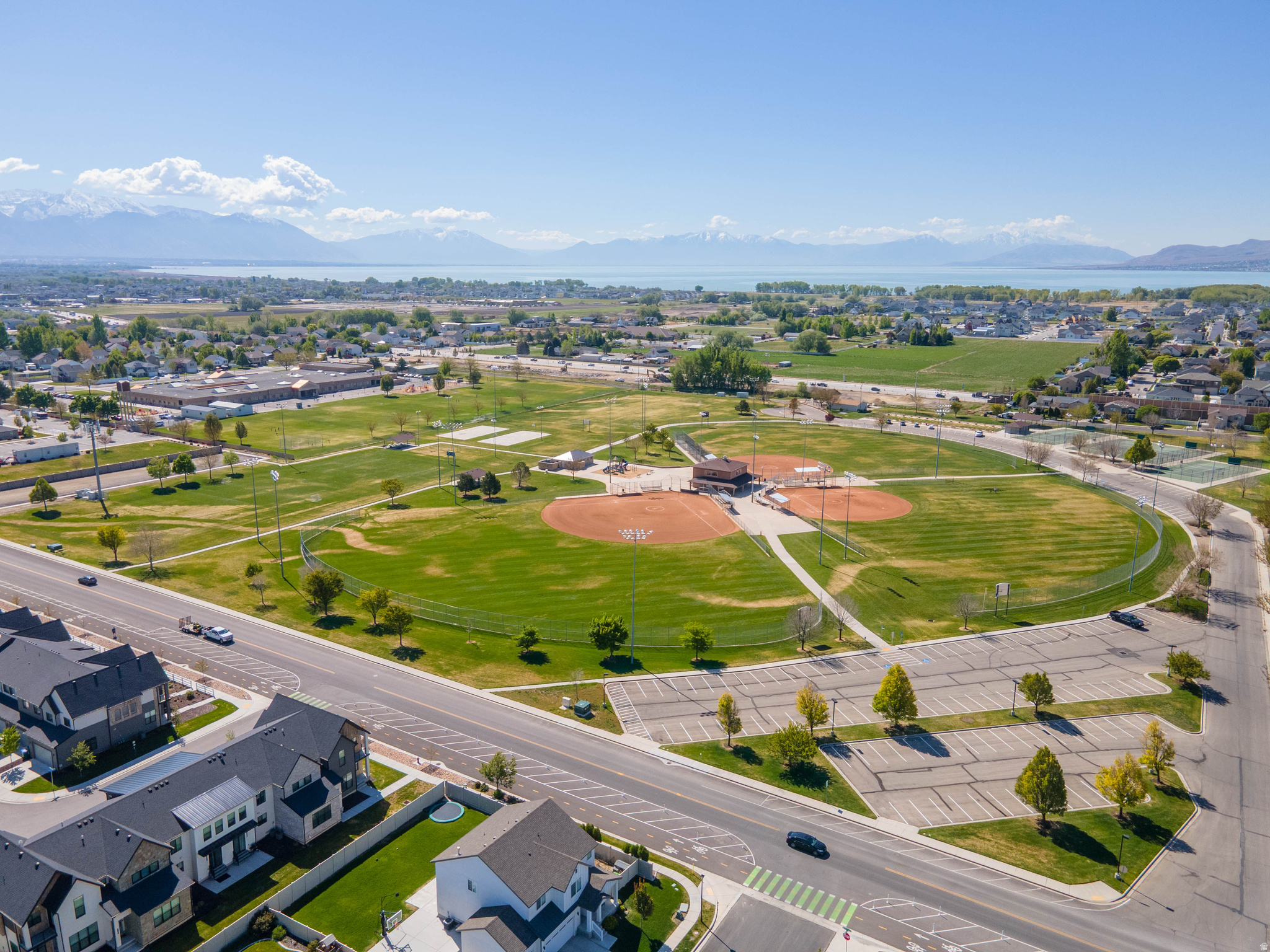 DAPPLE GRAY TRAILS - Residential