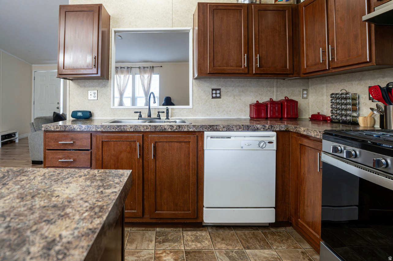 WESTCREST MOBILE HOME PARK - Residential