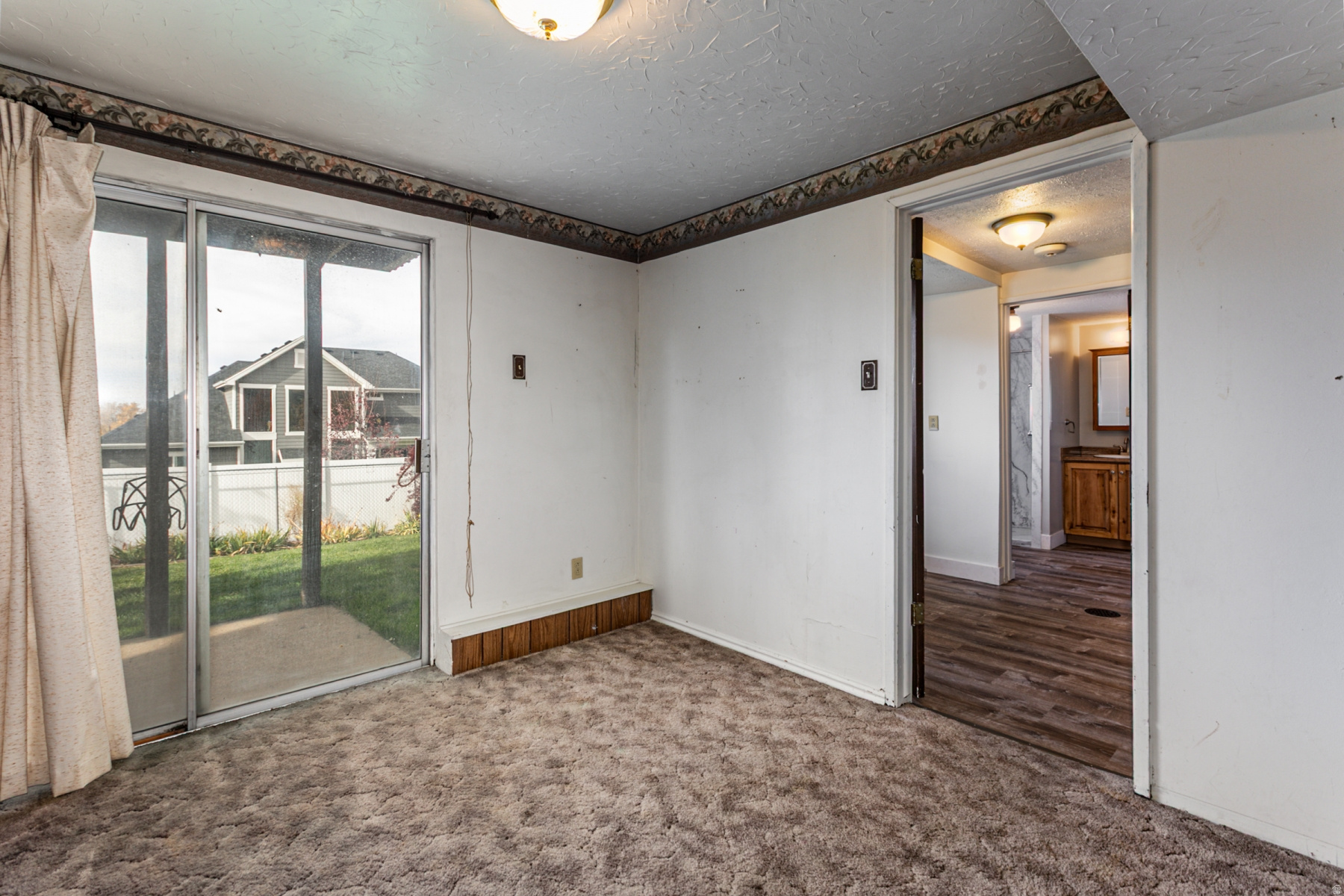 CONTINENTAL ESTATES - Residential