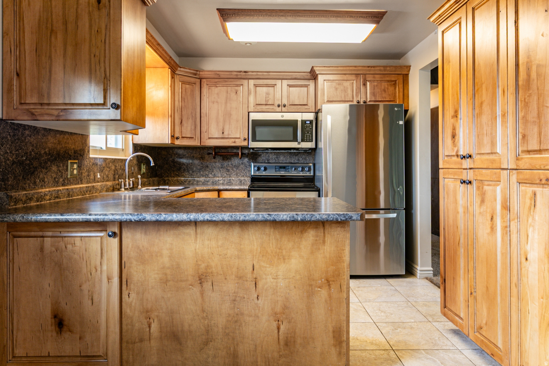 CONTINENTAL ESTATES - Residential