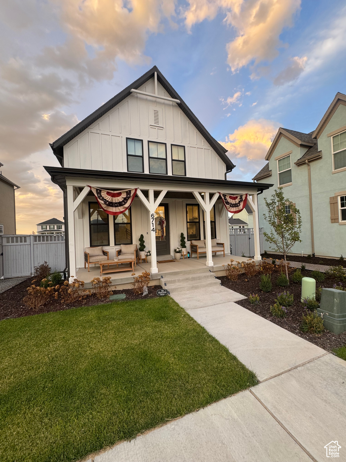 DAYBREAK - Residential