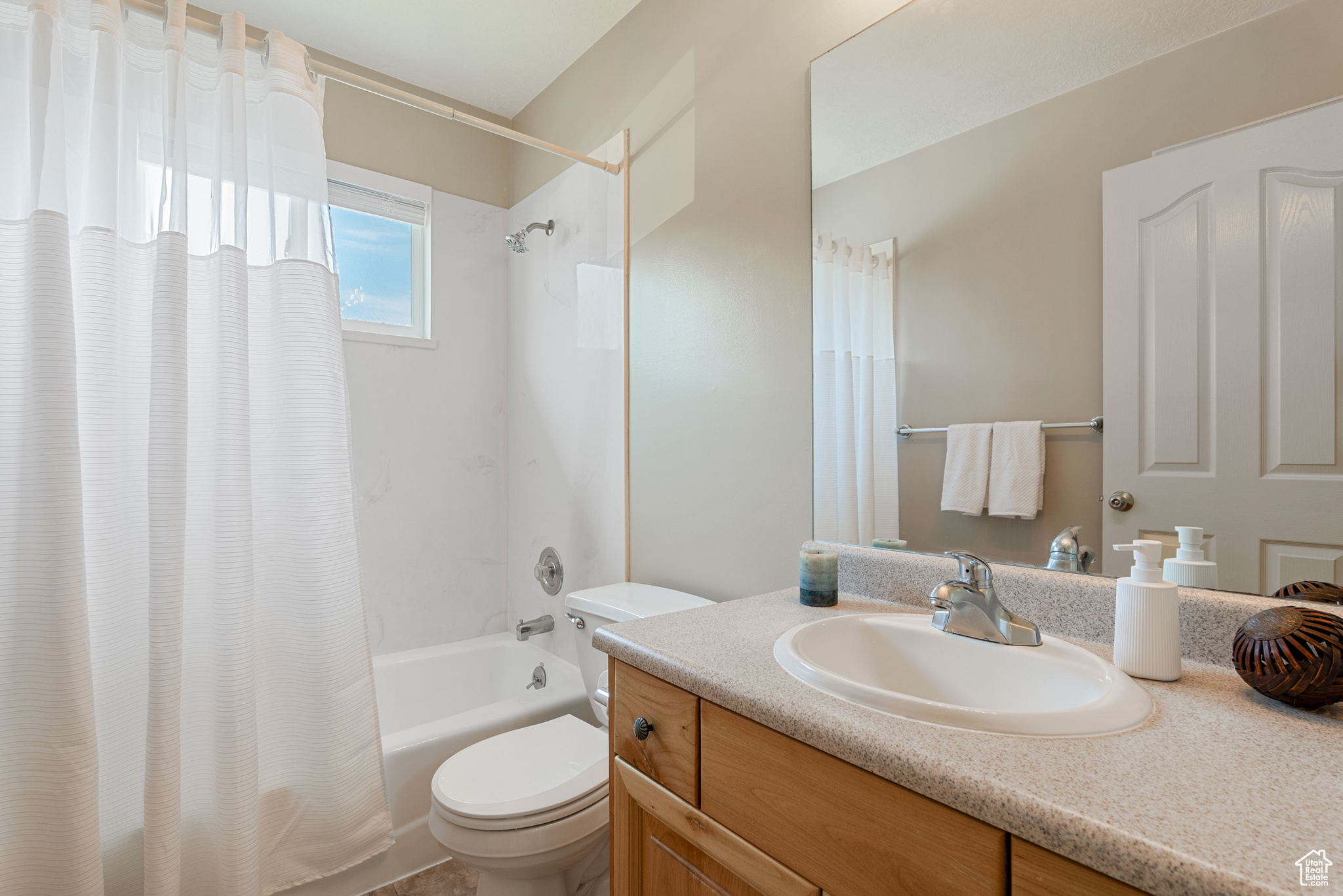 Payson, Utah 84651, United States, 6 Bedrooms Bedrooms, ,3 BathroomsBathrooms,Residential,Active,179018