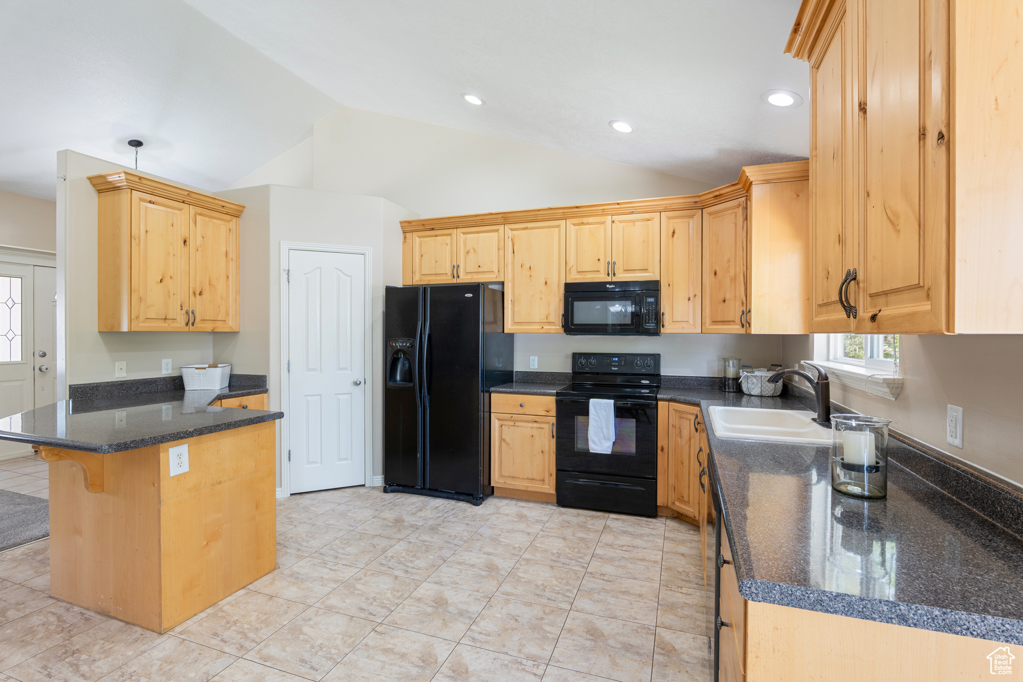 Payson, Utah 84651, United States, 6 Bedrooms Bedrooms, ,3 BathroomsBathrooms,Residential,Active,179018