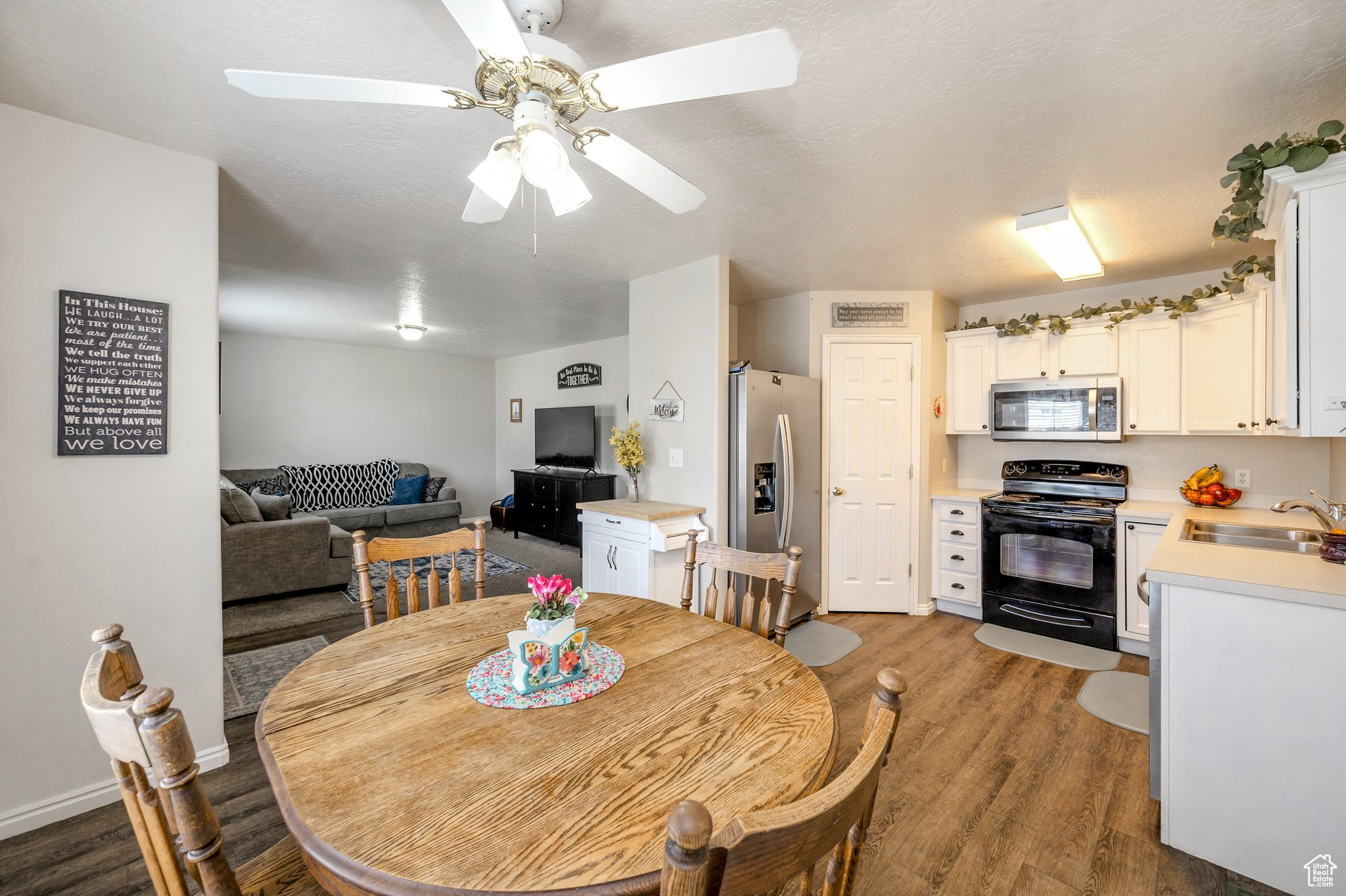 Payson, Utah 84651, United States, 5 Bedrooms Bedrooms, ,2 BathroomsBathrooms,Residential,Pending,116695