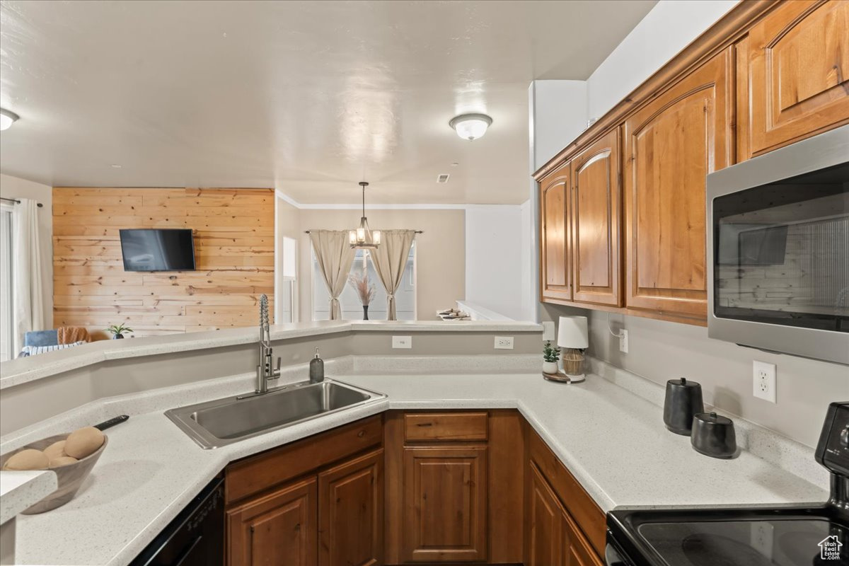 6627 W Blue Iris Dr, West Jordan, Utah image 8