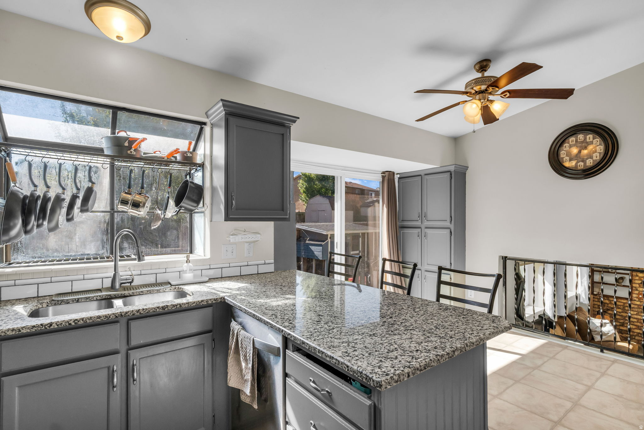 OQUIRRH SHADOWS - Residential