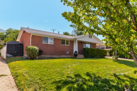 Tiny photo for 325 S 900 E, Kaysville, UT 84037 (MLS # 2179926)