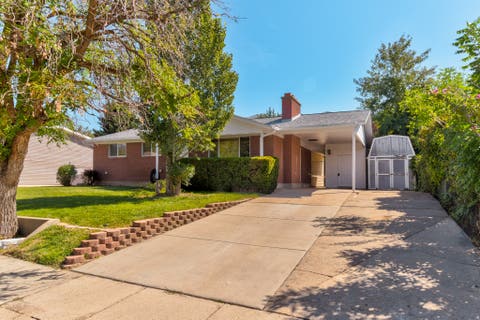 Tiny photo for 325 S 900 E, Kaysville, UT 84037 (MLS # 2179926)