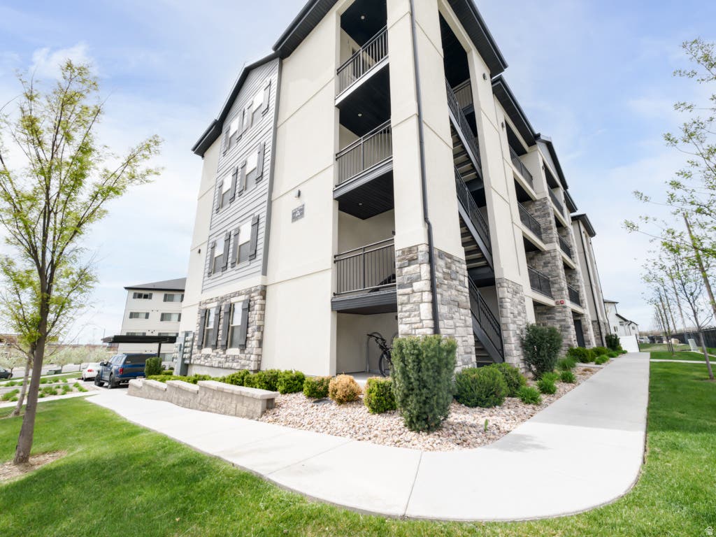 Photo of 1141 E 1320 S #A401, Provo, UT 84606 (MLS # 2179986)