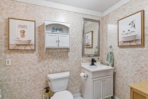 Tiny photo for 477 S 450 E, Clearfield, UT 84015 (MLS # 2152024)