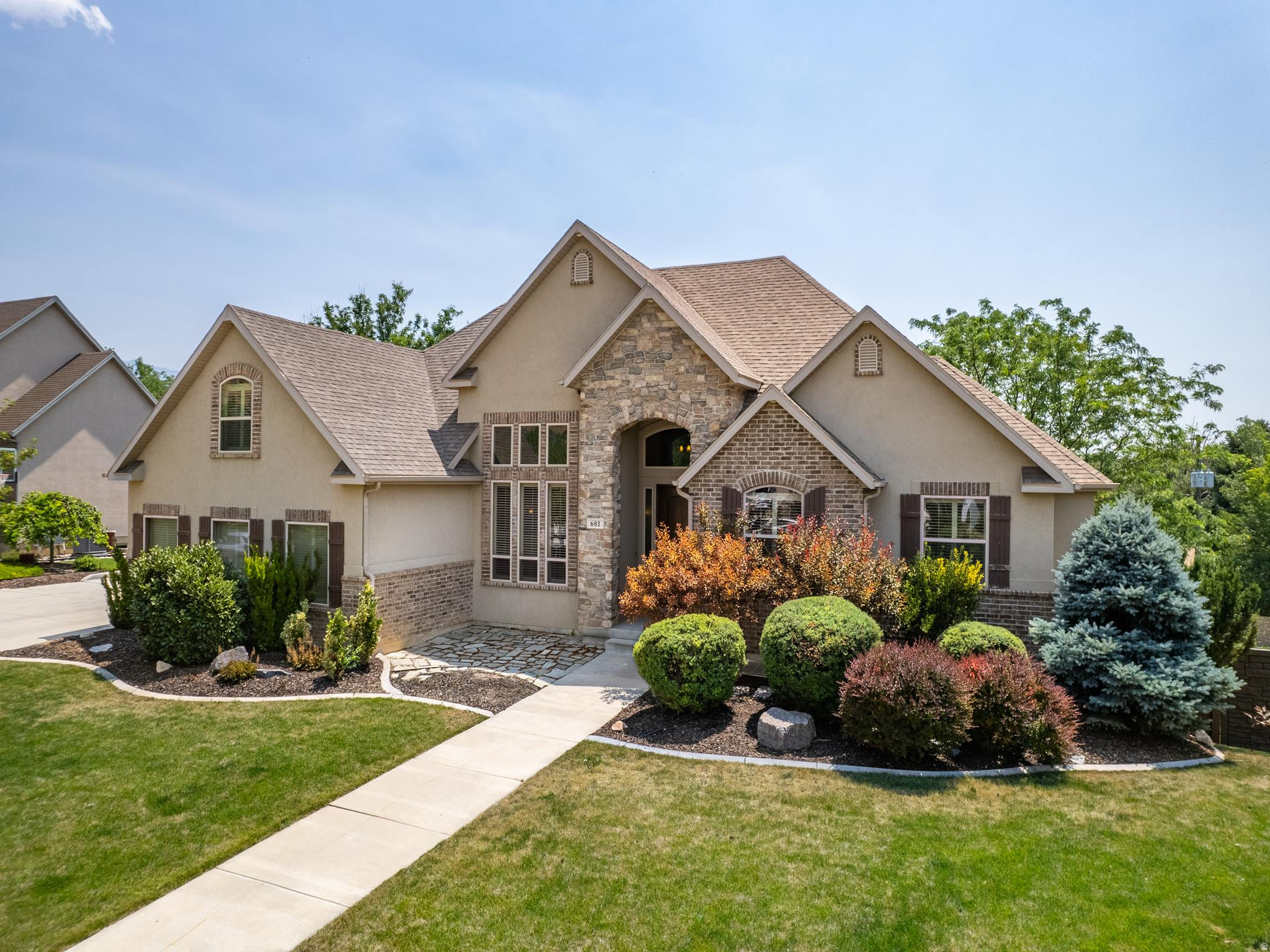 HERITAGE ESTATES AT - Residential