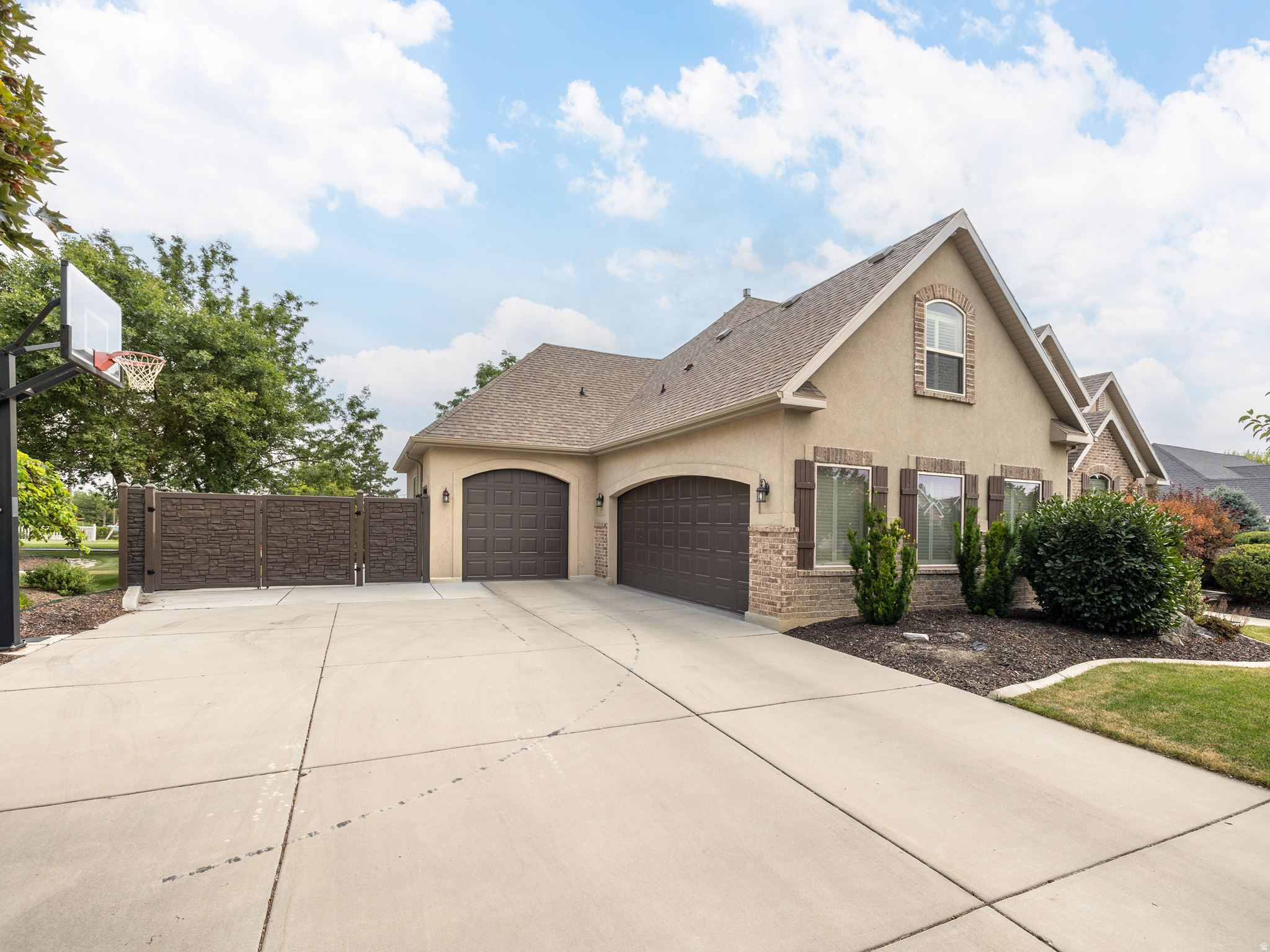 HERITAGE ESTATES AT - Residential