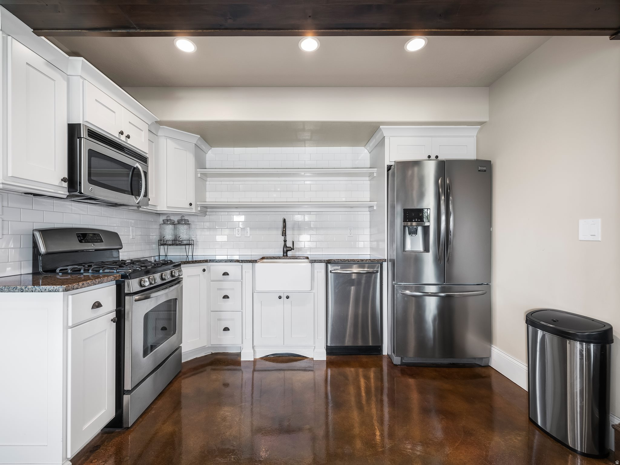 HERITAGE ESTATES AT - Residential