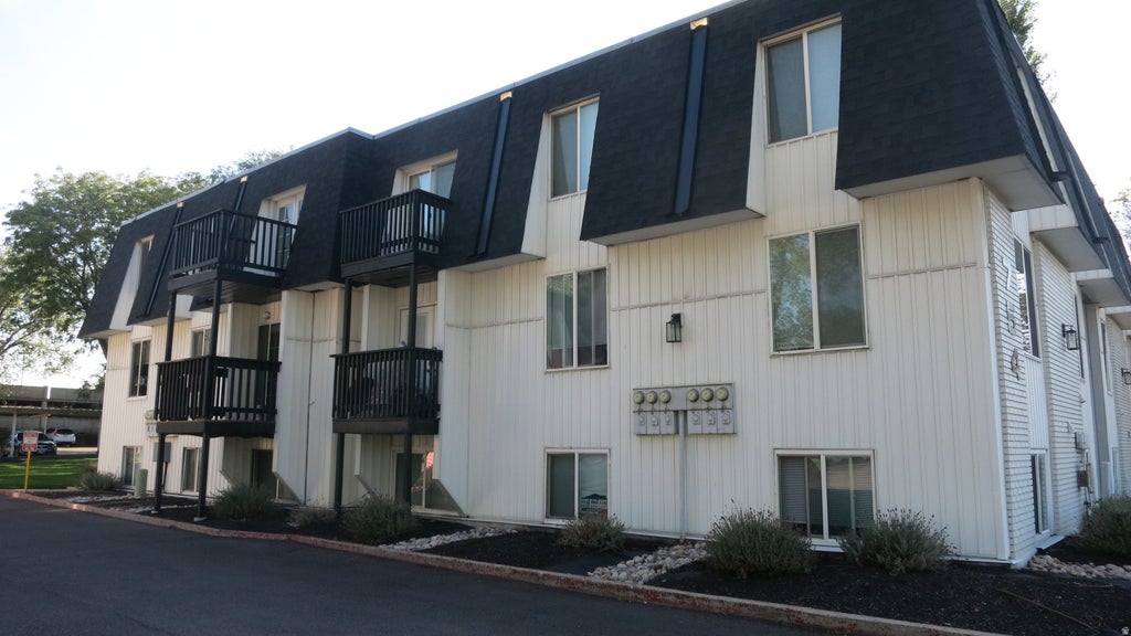 Photo of 754 E 3900 S #23, Millcreek, UT 84107 (MLS # 2186529)