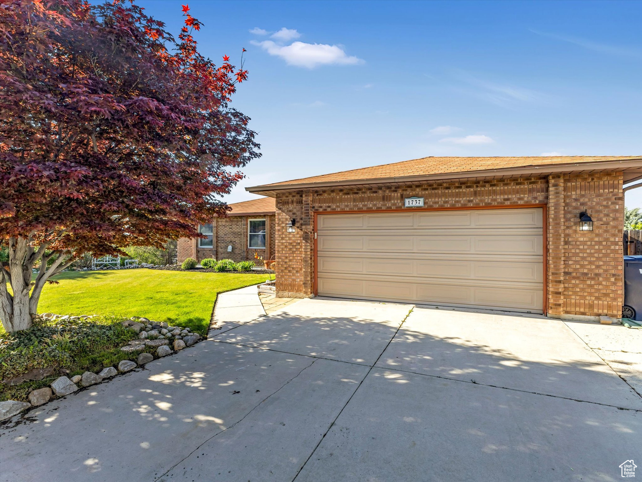 1737 E Sunrise Park Dr, Sandy, Utah image 2