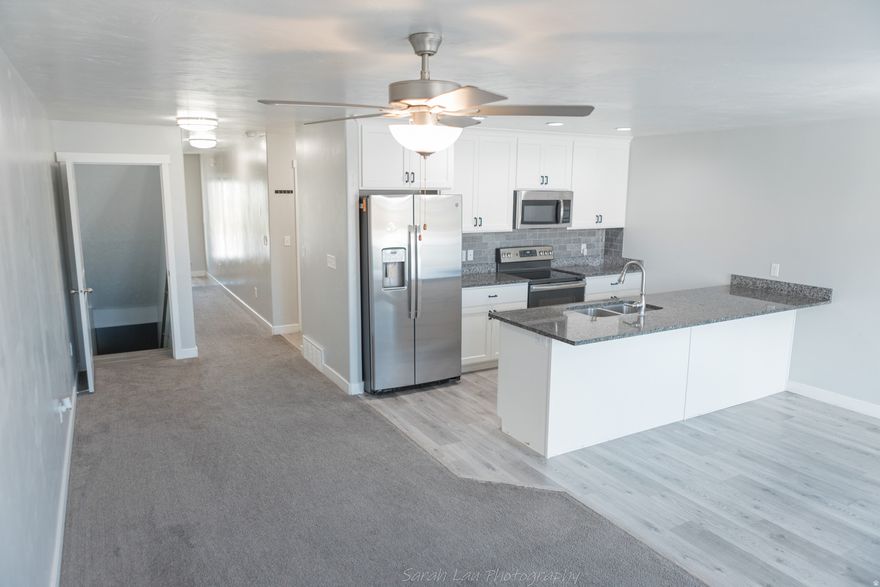 This townhome is move-in ready with 4 bedrooms and 3 1/2 baths, including a basement apartment with a full kitchen.  Payson is a delightful little town situated 15 minutes from Provo off the I-15 is known for its breathtaking scenery.  Seller to contribute $5,000 to Buyer's Closing Costs.