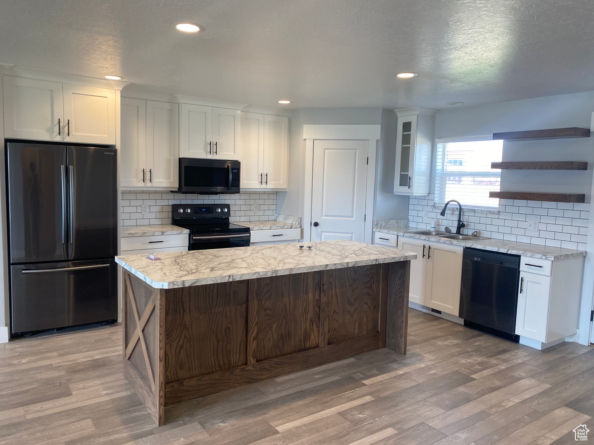 ROOSEVELT FIELDS - Residential