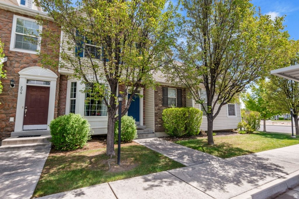 Photo of 204 N 1240 W, Provo, UT 84601 (MLS # 2154799)