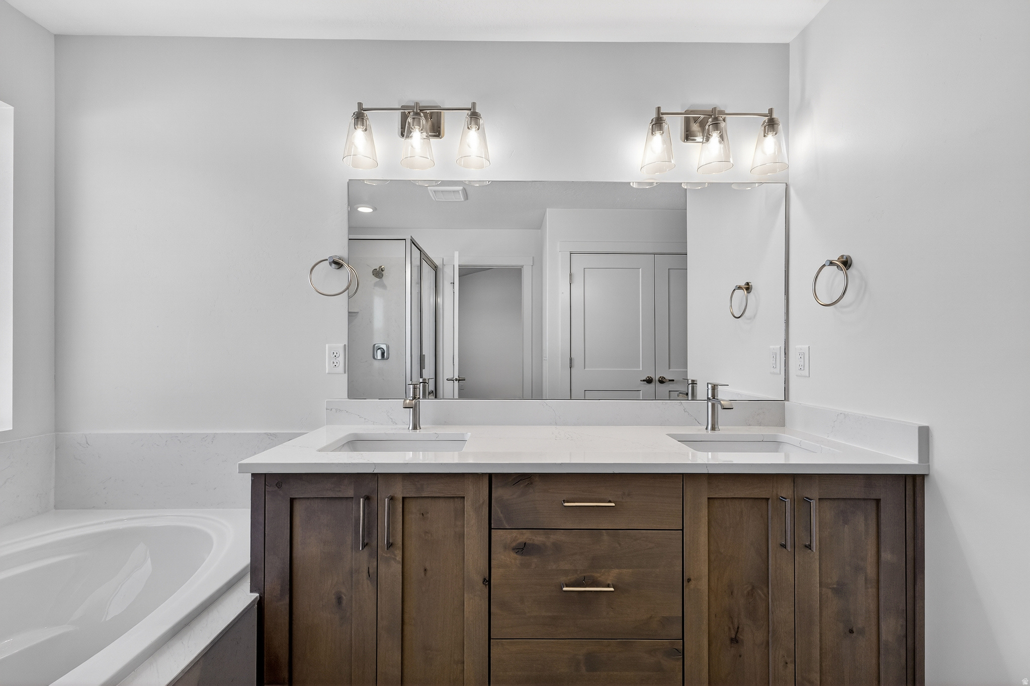 RIVERWOOD - Residential