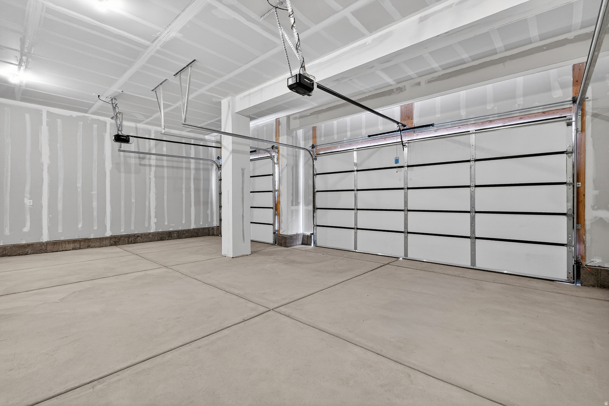 RIVERWOOD - Residential