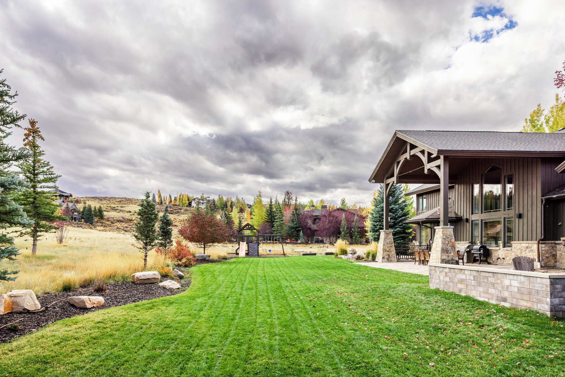 5785 MOUNTAIN RANCH DR