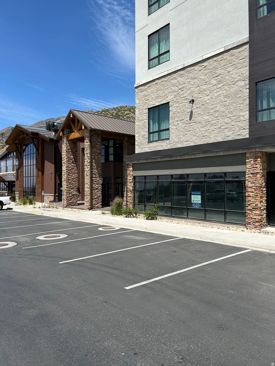 Vanilla shell ready for your business at the mouth of beautiful Big Cottonwood Canyon.  Great location next to Marriott Hotel and 3 restaurants.  Tenant improvement allowance is available.