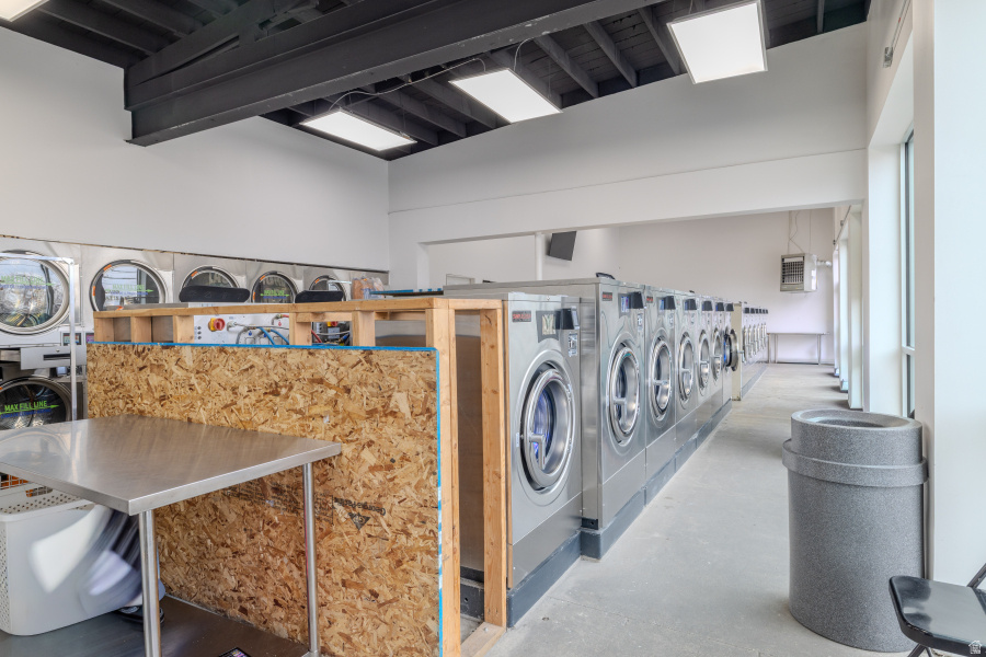 OAKLEY - Commercial Sale