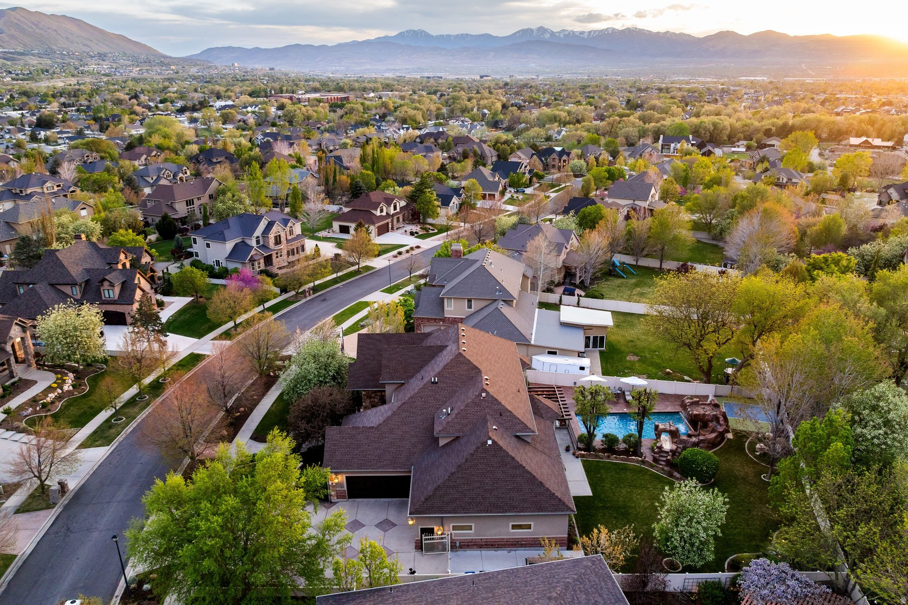 SOMERSET RIDGE - Residential