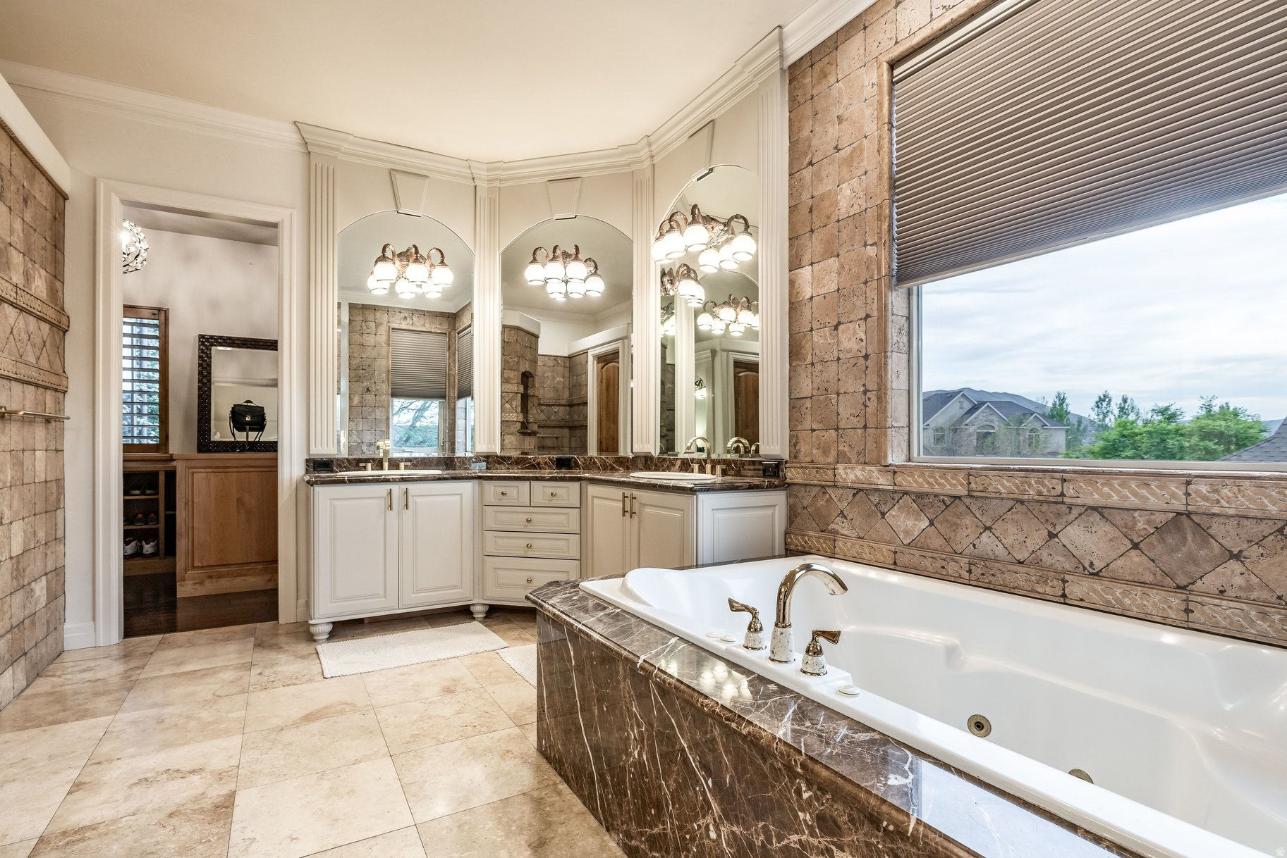 SOMERSET RIDGE - Residential