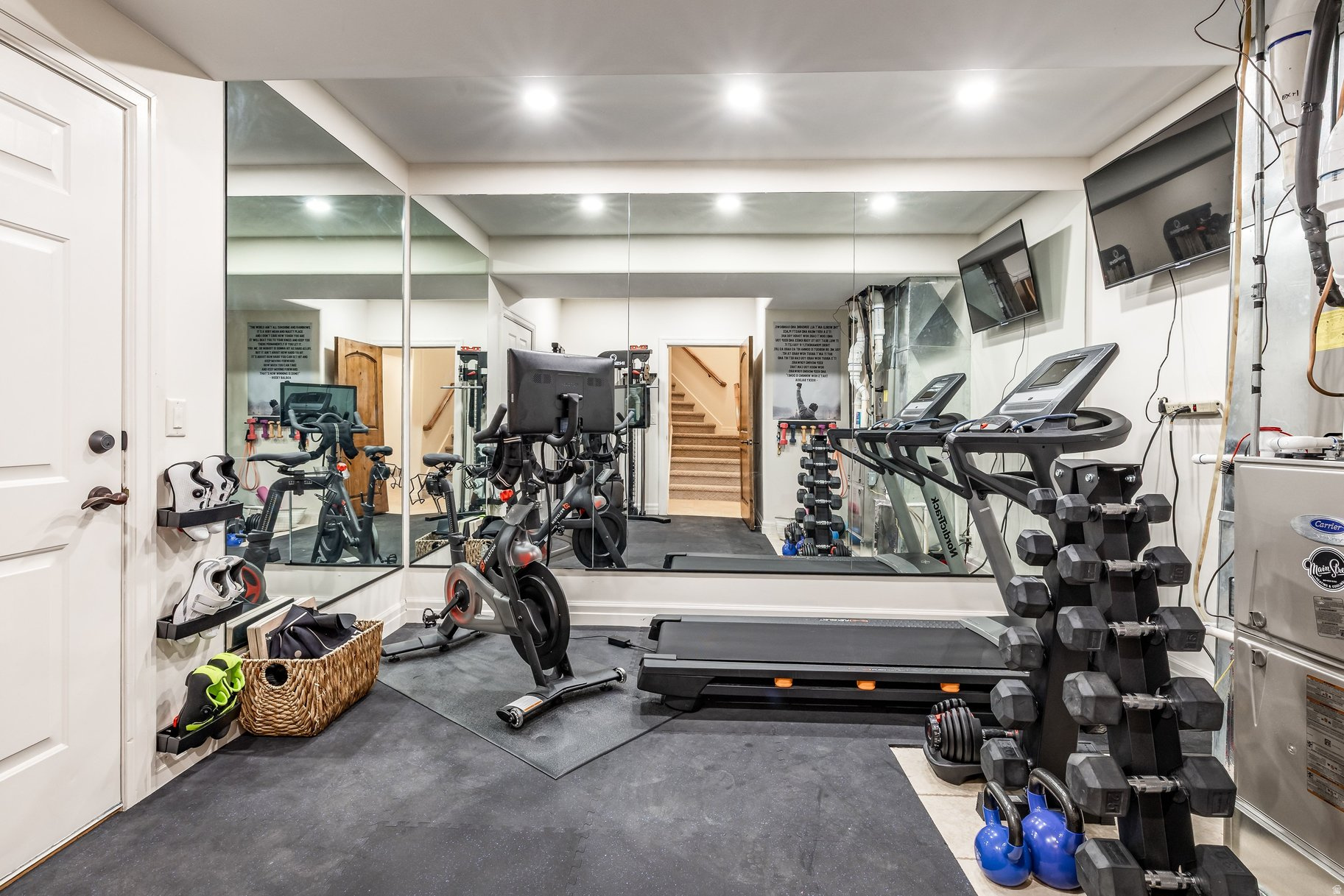 SOMERSET RIDGE - Residential