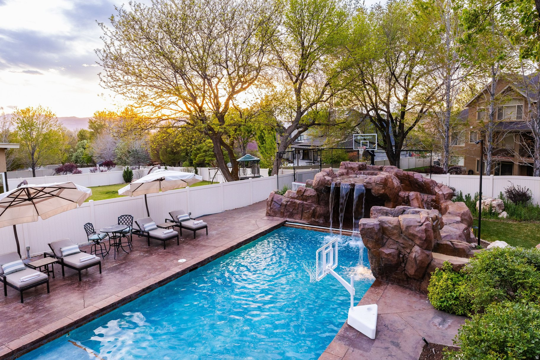 SOMERSET RIDGE - Residential