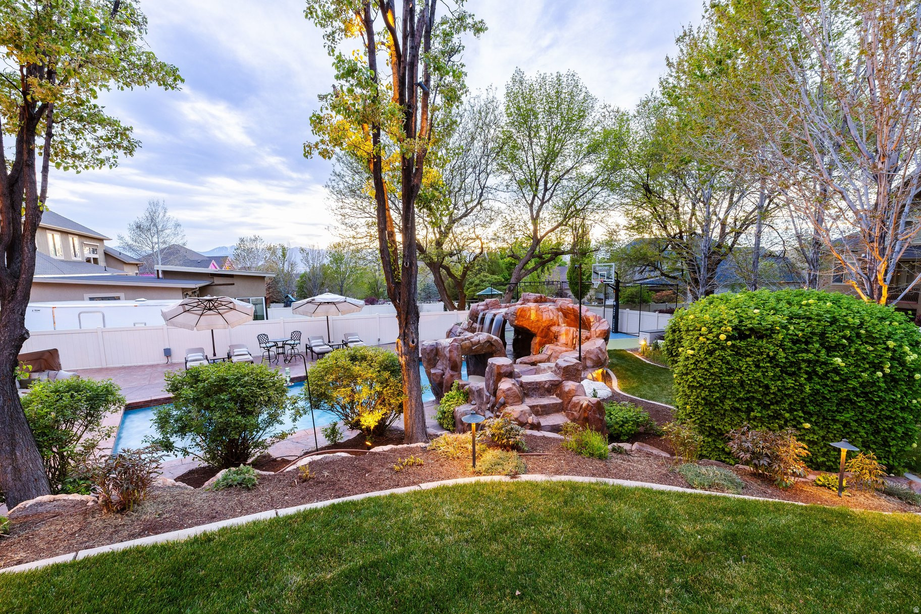 SOMERSET RIDGE - Residential