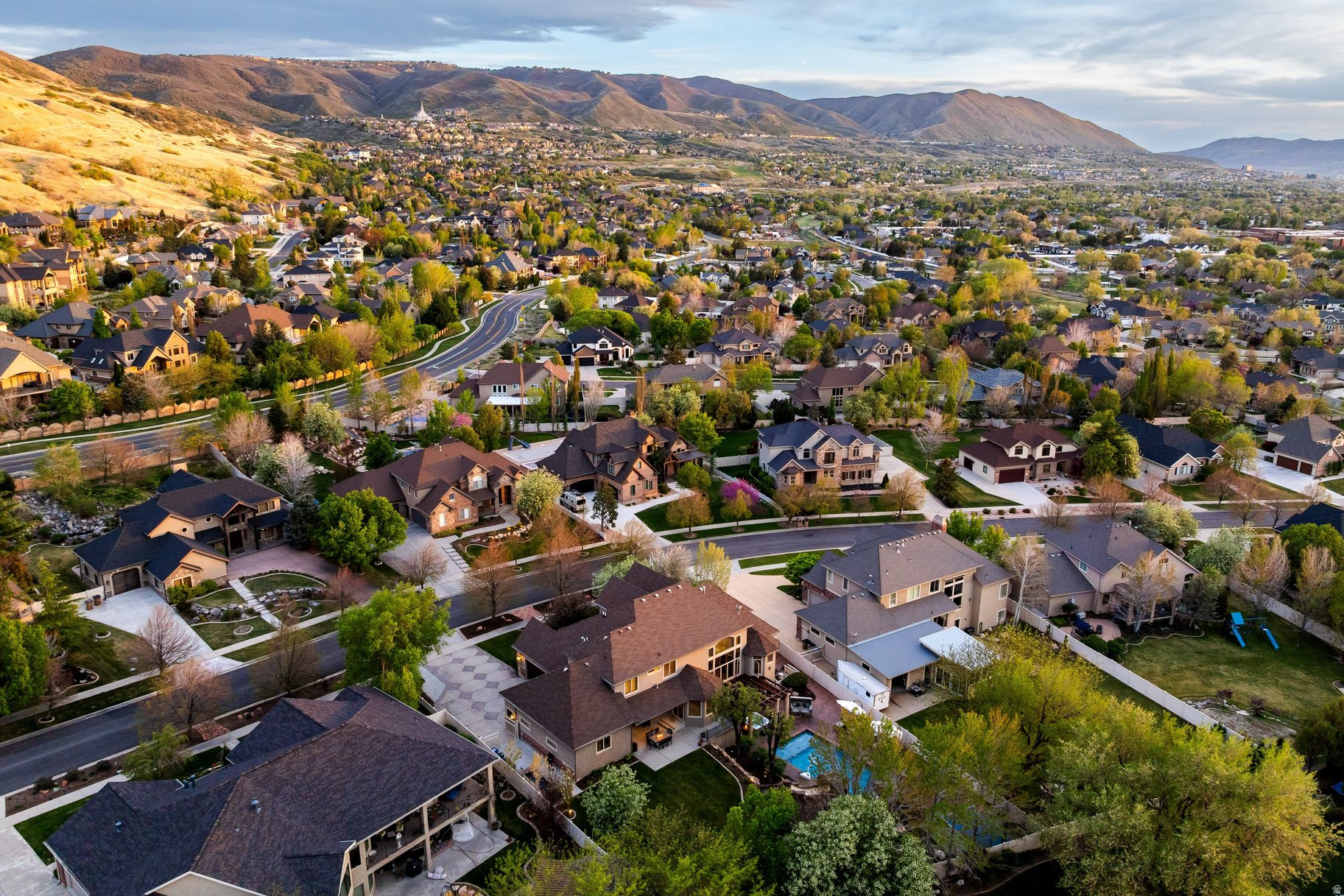 SOMERSET RIDGE - Residential