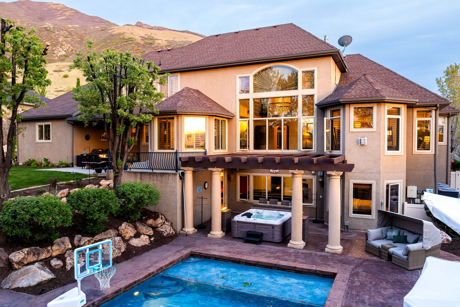 SOMERSET RIDGE - Residential