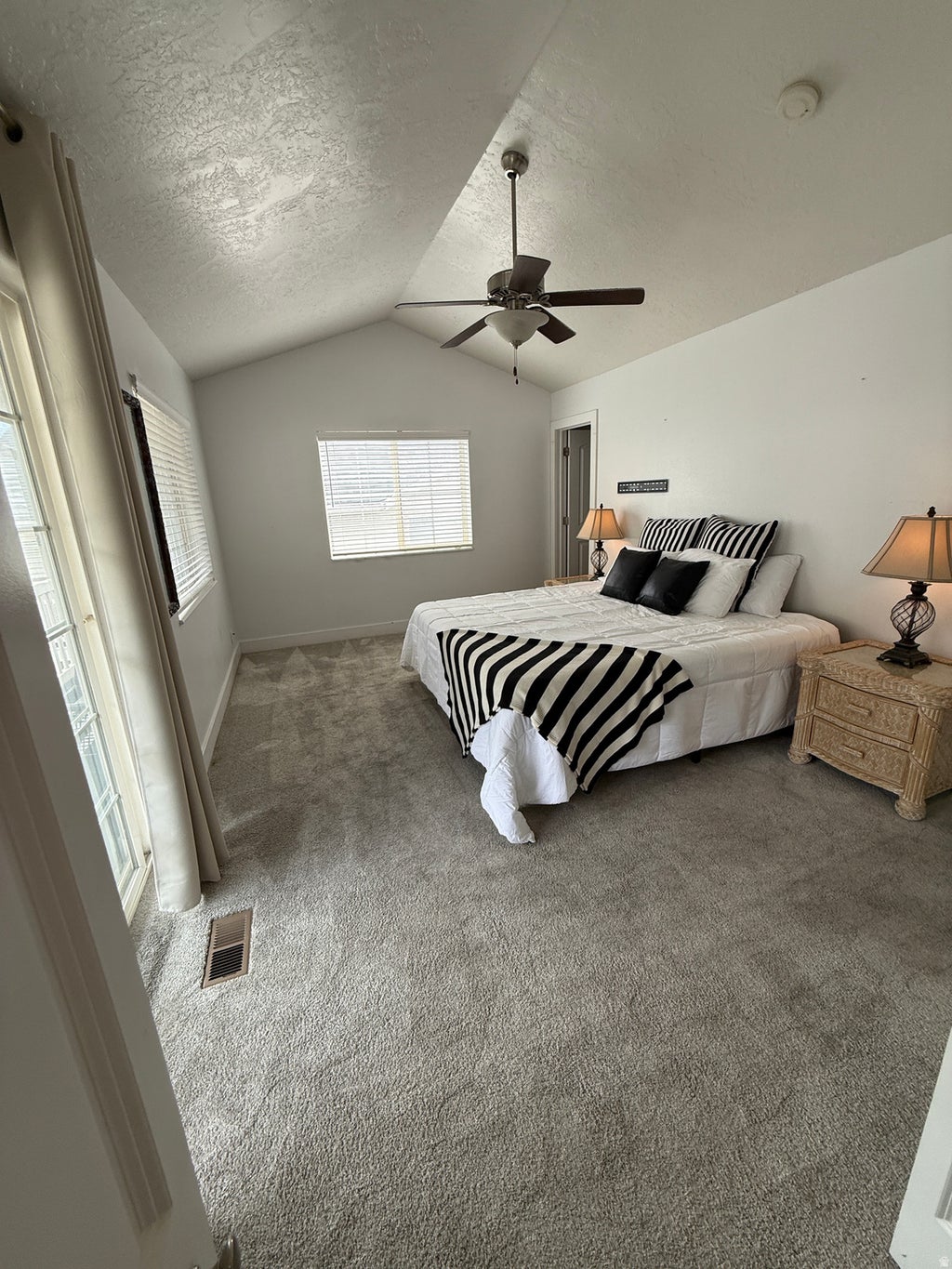 Photo of 1347 S 1370 E, Provo, UT 84606 (MLS # 2182321)